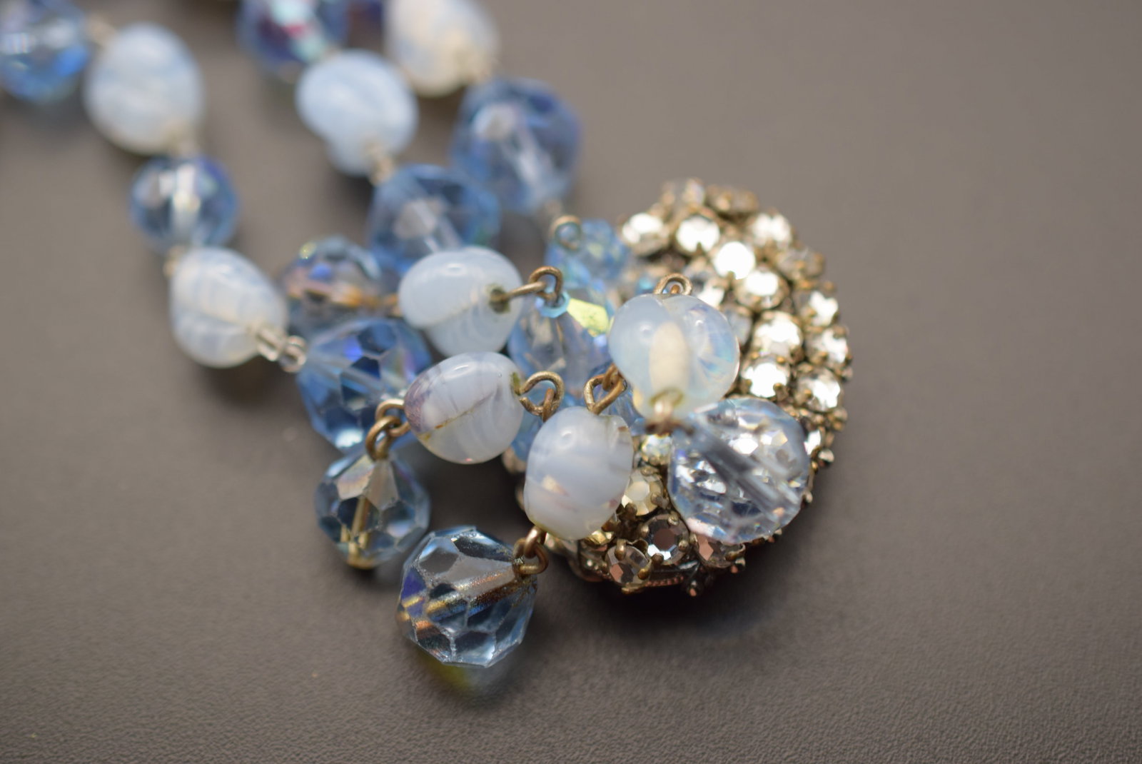 Art Glass Crystal Rhinestone vintage 1940's Bracelet Lot 58: Art Glass Crystal Rhinestone vintage 1940's Bracelet measures 6 7/8" x 1 1/8"
