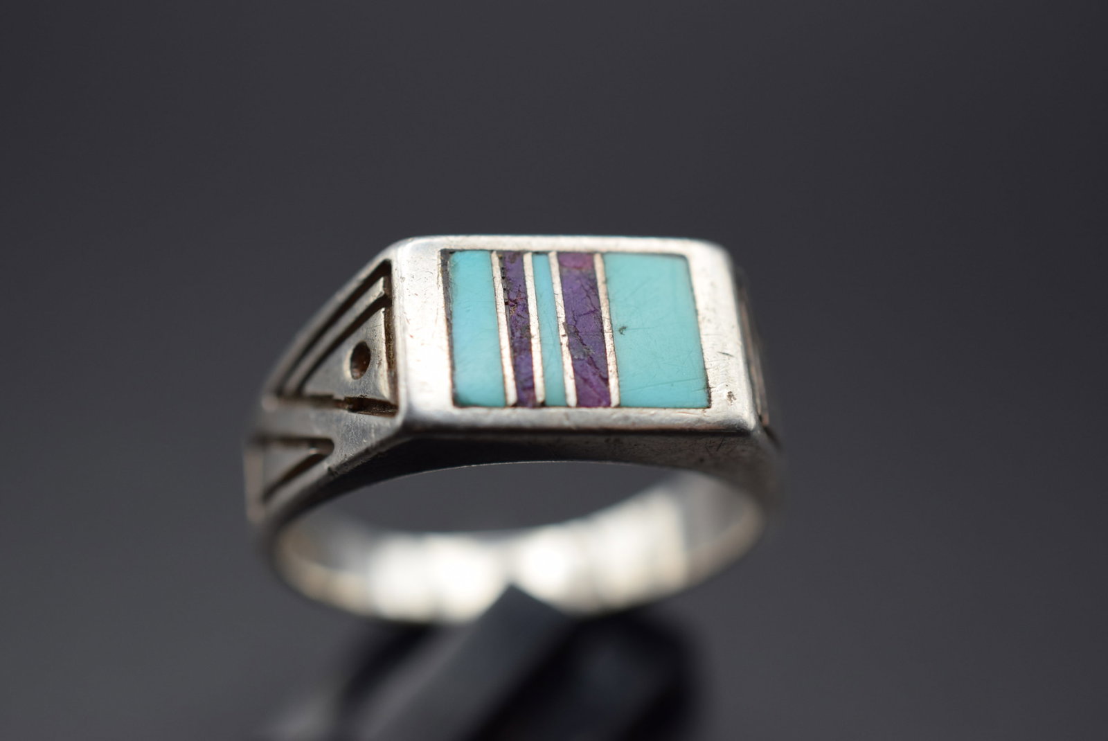 Turquoise RR Signed Sterling Silver 925 Ring Size 11.75 Lot 187: Turquoise RR Signed Sterling Silver 925 Ring Size 11.75 Weighs 9.47 grams Top measures 3/8" wide signed R R 925