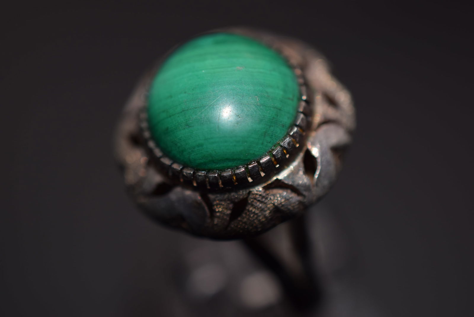Mexico OSA Malachite Cutwork Shadowbox Sterling Silver 925 Ring Size 7 Lot 363: Mexico OSA Malachite Cutwork Shadowbox Sterling Silver 925 Ring Size 7 Weighs 7.46 grams Top measures 3/4" signed Mex OSA 925