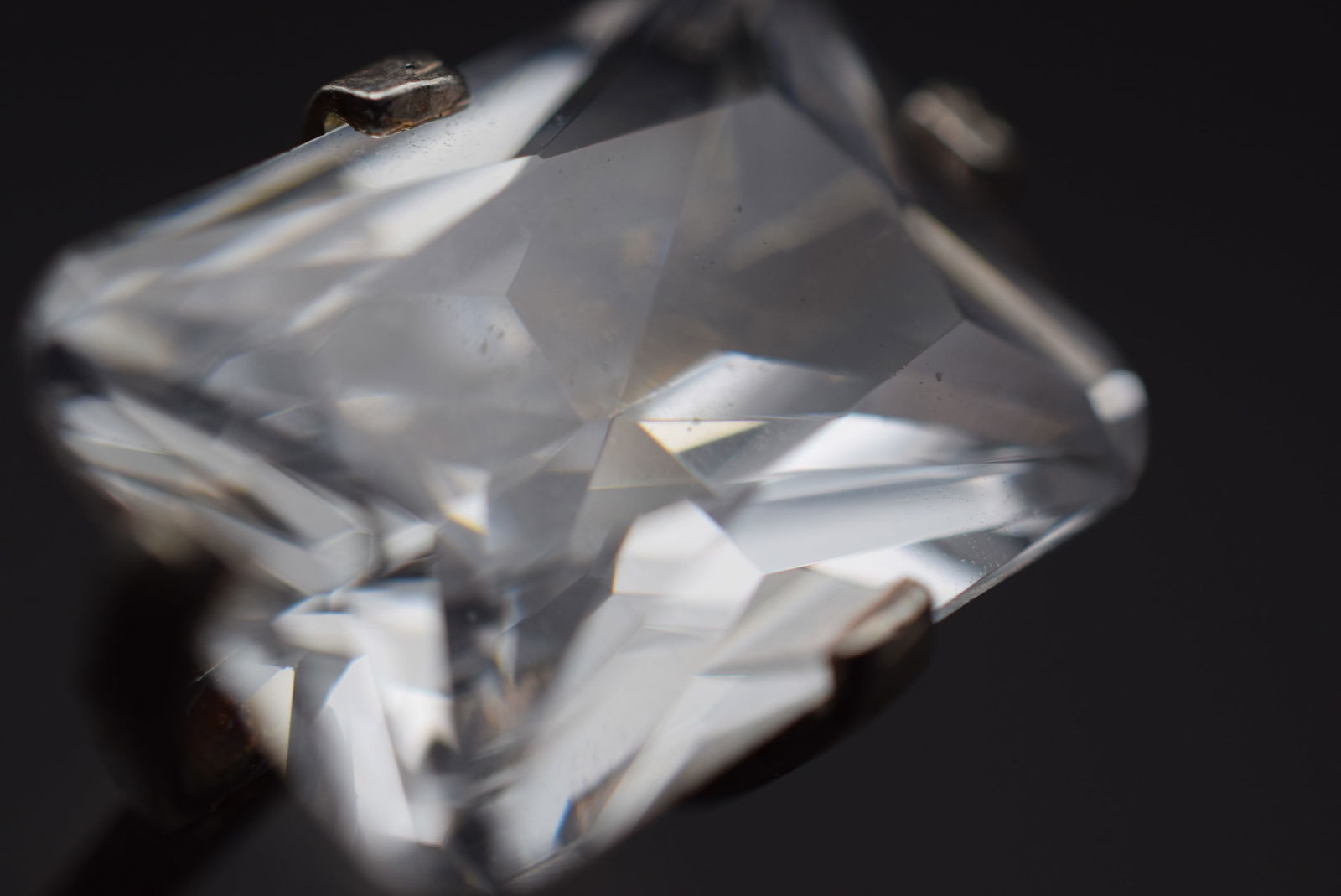 CZ Outstanding Statement Ring Sterling Silver 925 Size 8     Lot 380 (1 of 9)