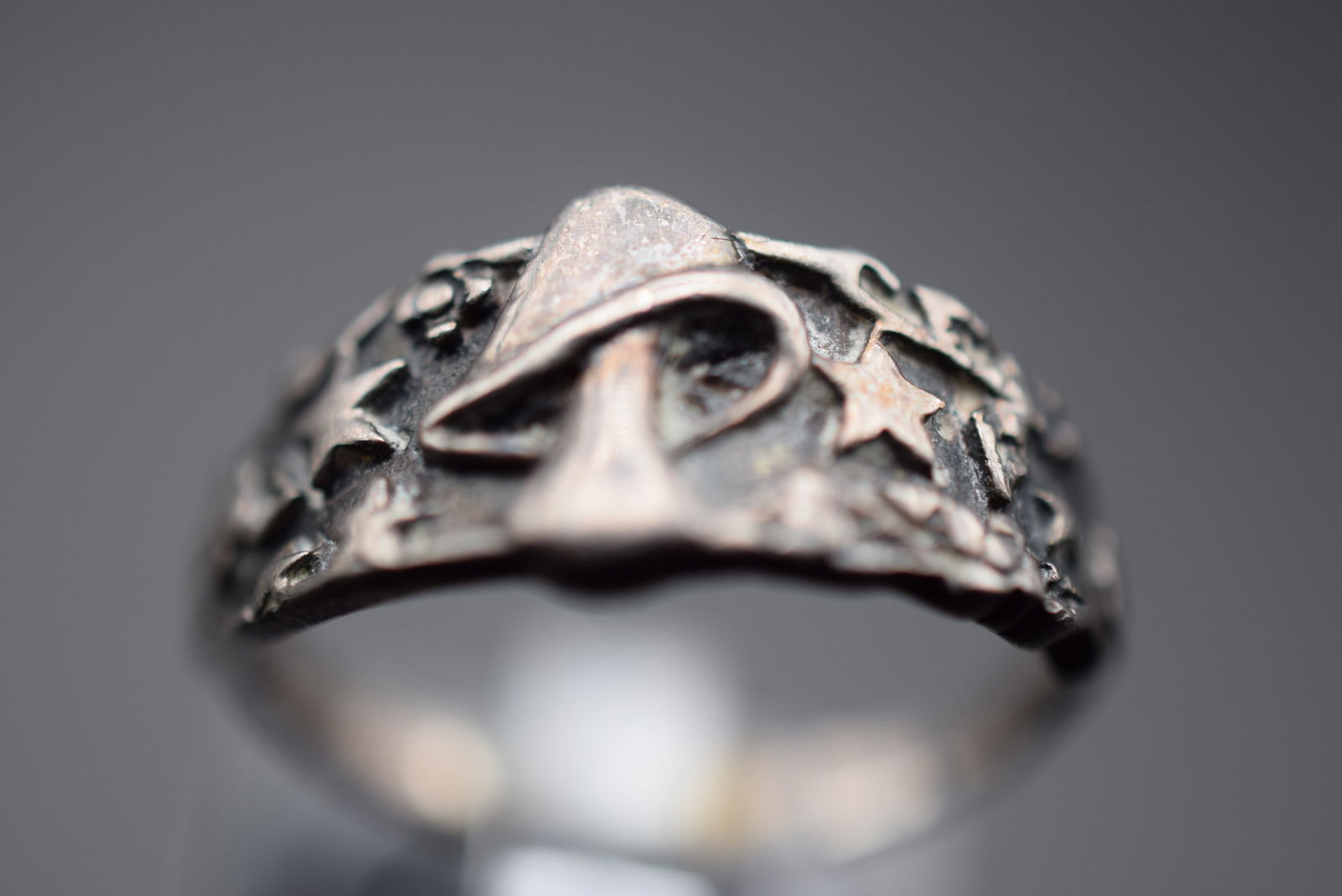Mushroom Stars and Moon Sterling Silver 925 Ring Size 8.25  Lot 494 (1 of 5)