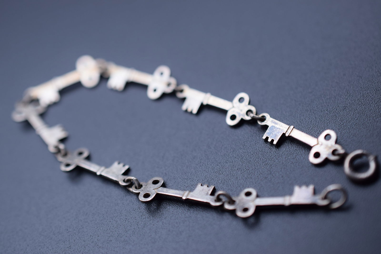 Key Sterling Silver 925 Bracelet Vintage 1940's    Lot 616 (1 of 2)