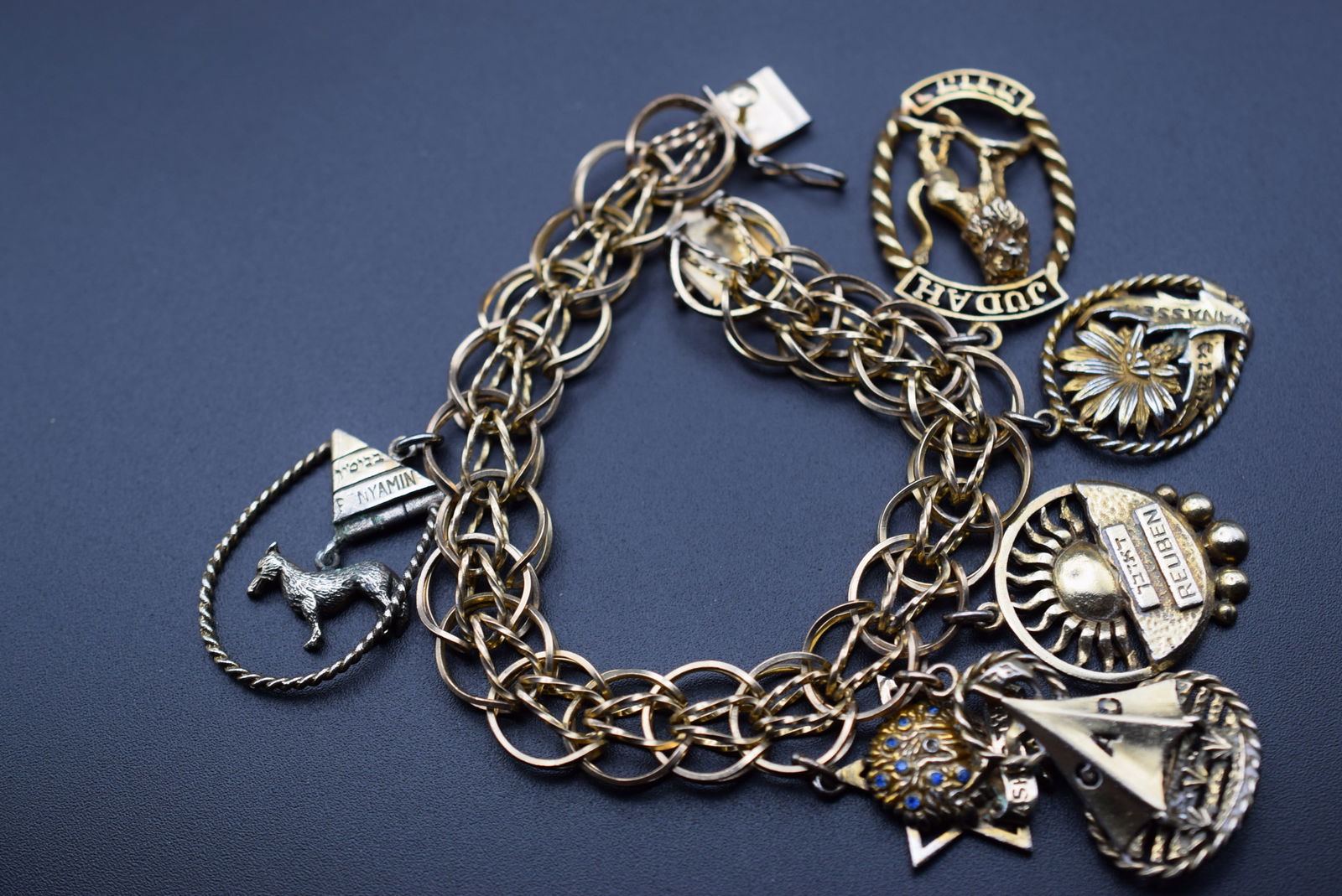 Israel Gold Filled Charm Bracelet Hebrew and English  Lot 736 (1 of 4)