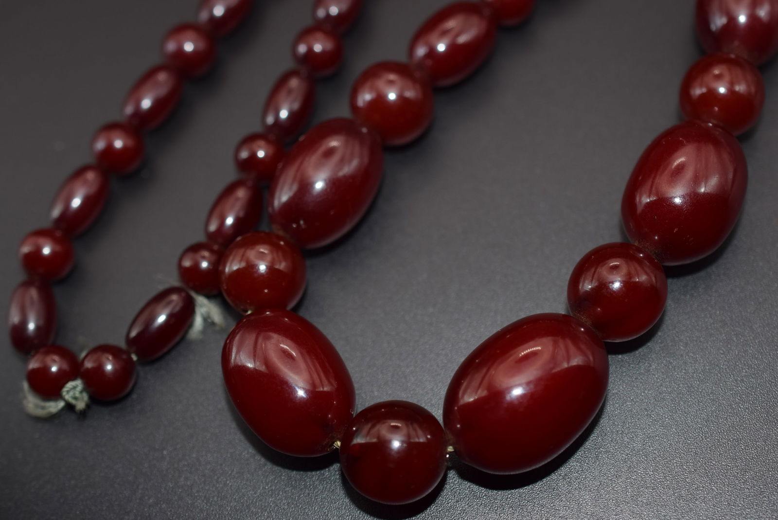 Cherry Amber Faturan Bakelite Vintage Huge Necklace    Lot 820 (1 of 5)