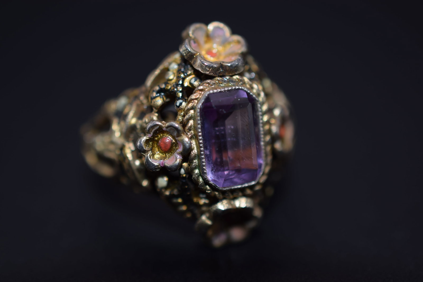 Scrollwork Enamel Amethyst OLD Vintage Vermeil Sterling Silver 925 Ring Size 5 Lot 967: Scrollwork Enamel Amethyst OLD Vintage Vermeil Sterling Silver 925 Ring Size 5 Weighs 7.18 grams Top measures 1" x 3/4" signed 925
