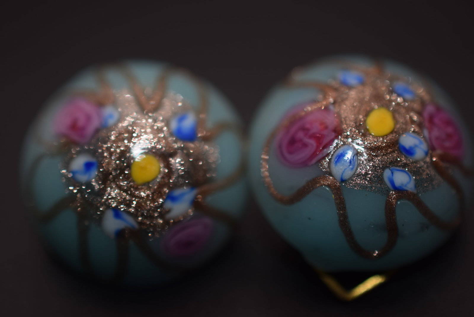 Murano Venetian Glass Vintage Clip Earrings Lot 1035: Murano Venetian Glass Vintage Clip Earrings measures 7/8" in diameter signed Made Italy