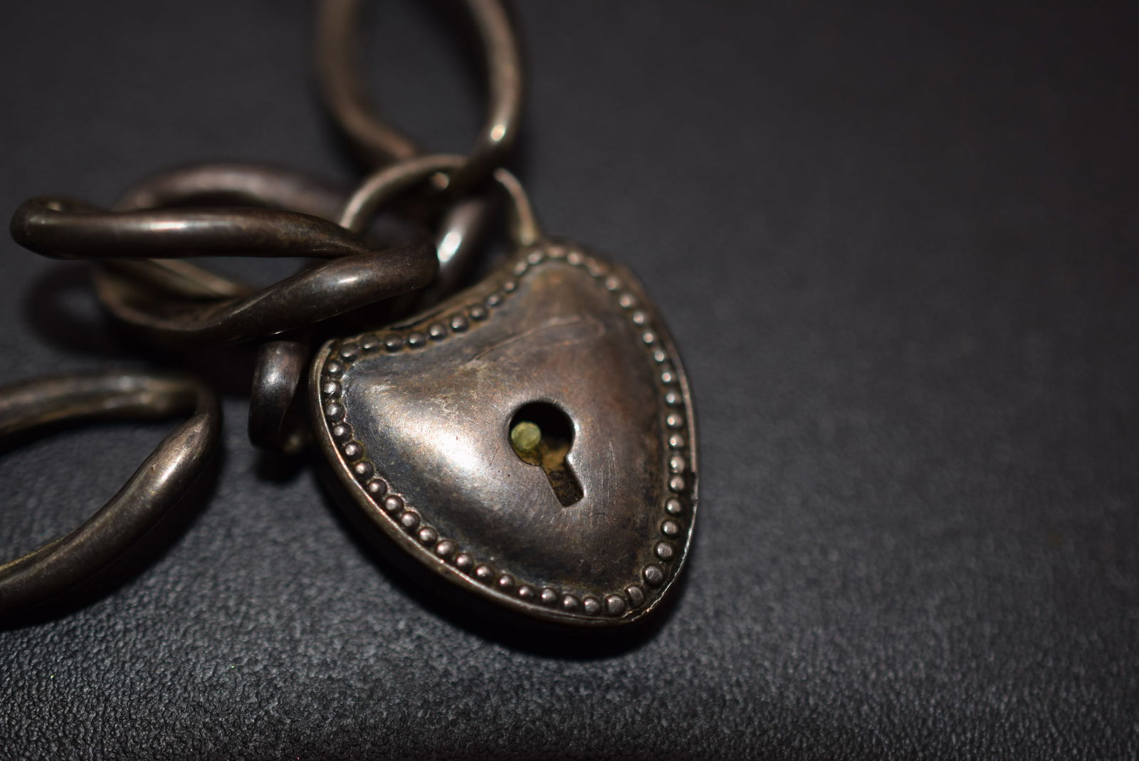 Edwardian Puffy Heart Lock no Key and Chain Bracelet Sterling Silver 925  Lot 1075 (1 of 4)