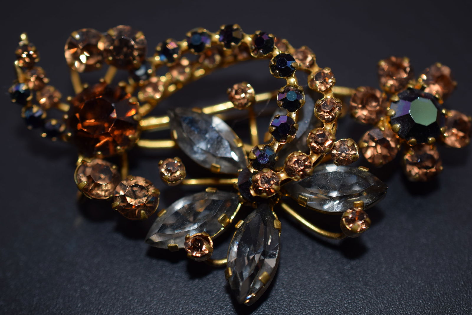 Austria 1940's Rhinestone Brooch Pin Vintage  Lot 1091 (1 of 3)