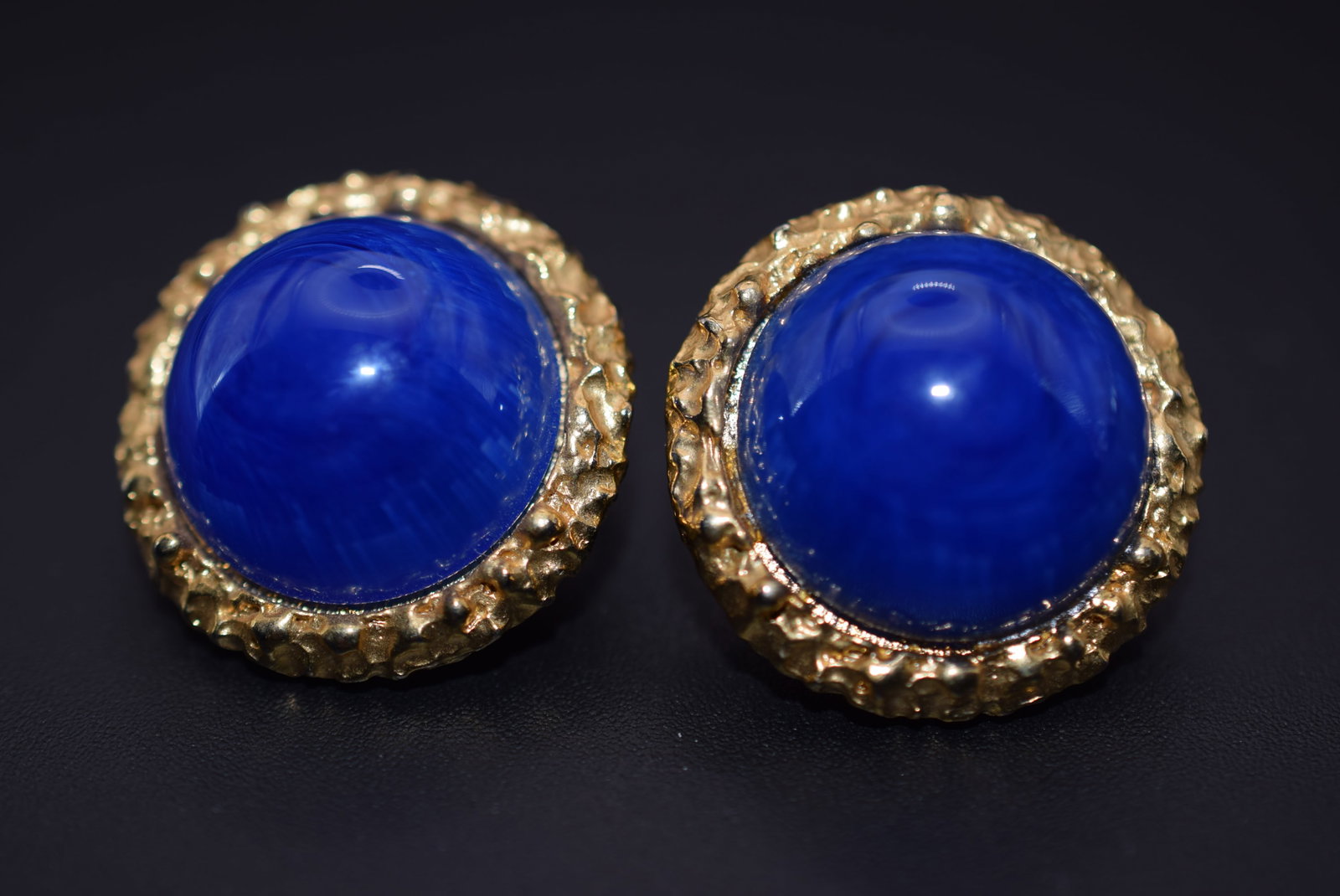 Faux Lapis Button Clip Earrings Vintage 1950's Lot 1207: Faux Lapis Button Clip Earrings Vintage 1950's measures 1" in diameter