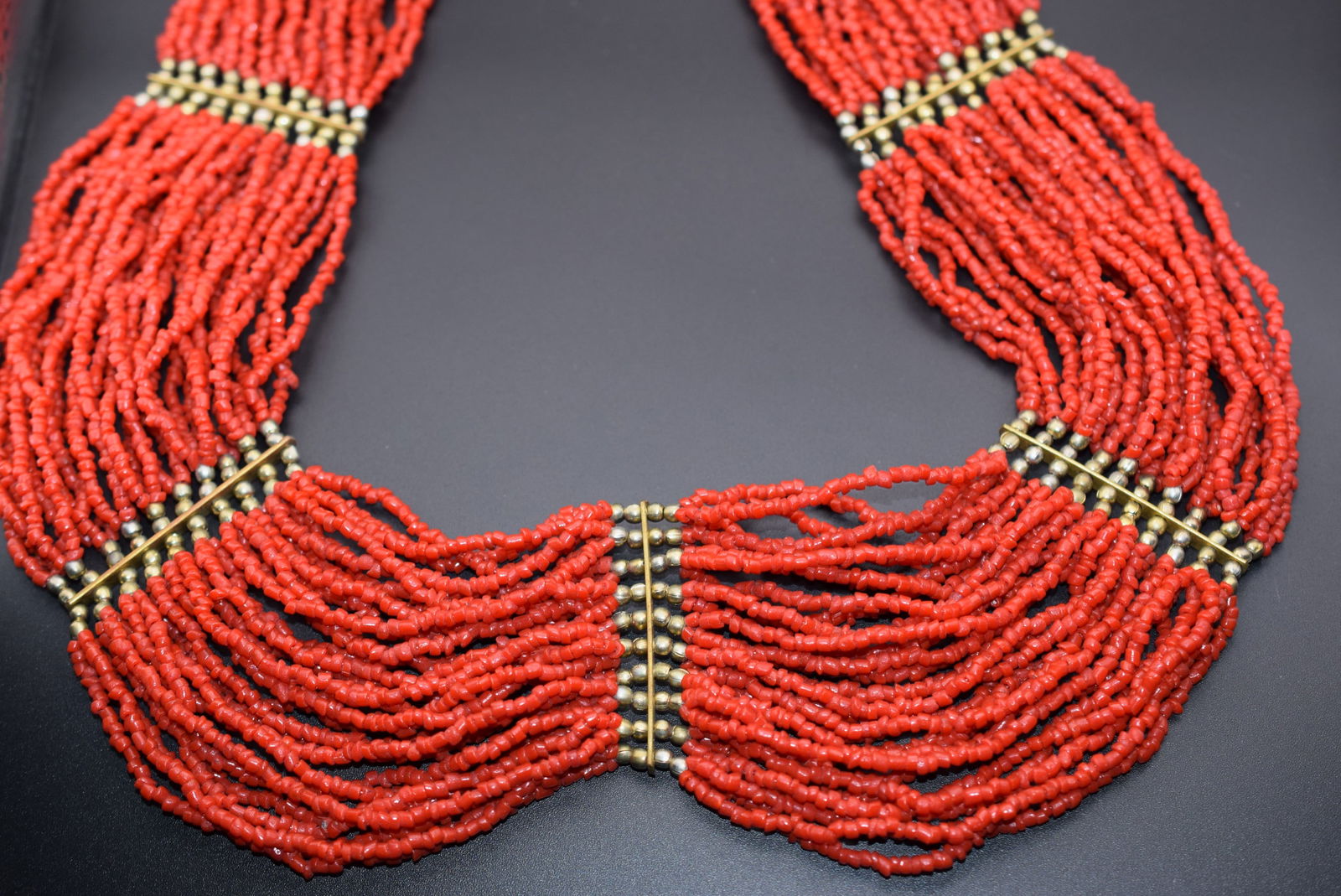 Middle Eastern Coral 30 strand Scalloped Necklace Vintage Lot 1226 (1 of 6)