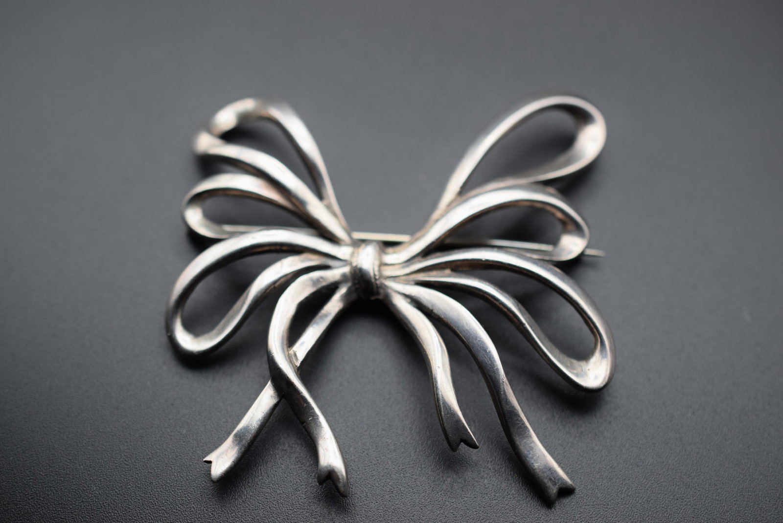 Huge Vintage Sterling Box brooch 36 grams Huge size 2.75" Lot# BE1: Huge Vintage Sterling Box brooch 36 grams Huge size 2.75" signed Sterling on the back measures 2.75" x 2.75"
