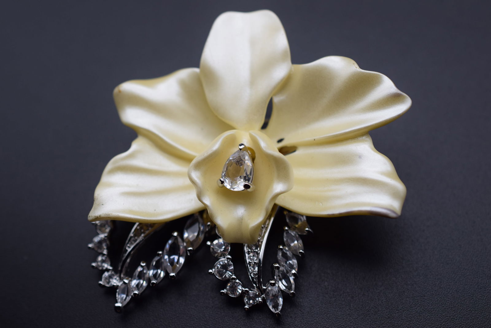 Nolan Miller Iris Brooch Pin Signed Lot# BE 39 (1 of 3)