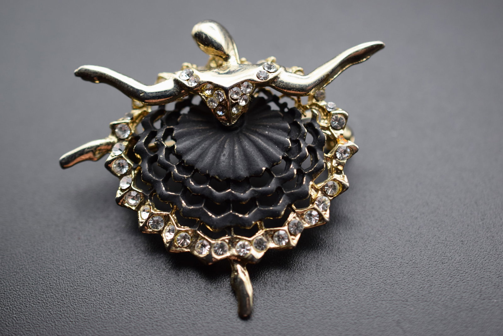 Ballerina Brooch Pin Vintage Lot # BE 91: Ballerina Brooch Pin Vintage measures 2" x 1 3/4"