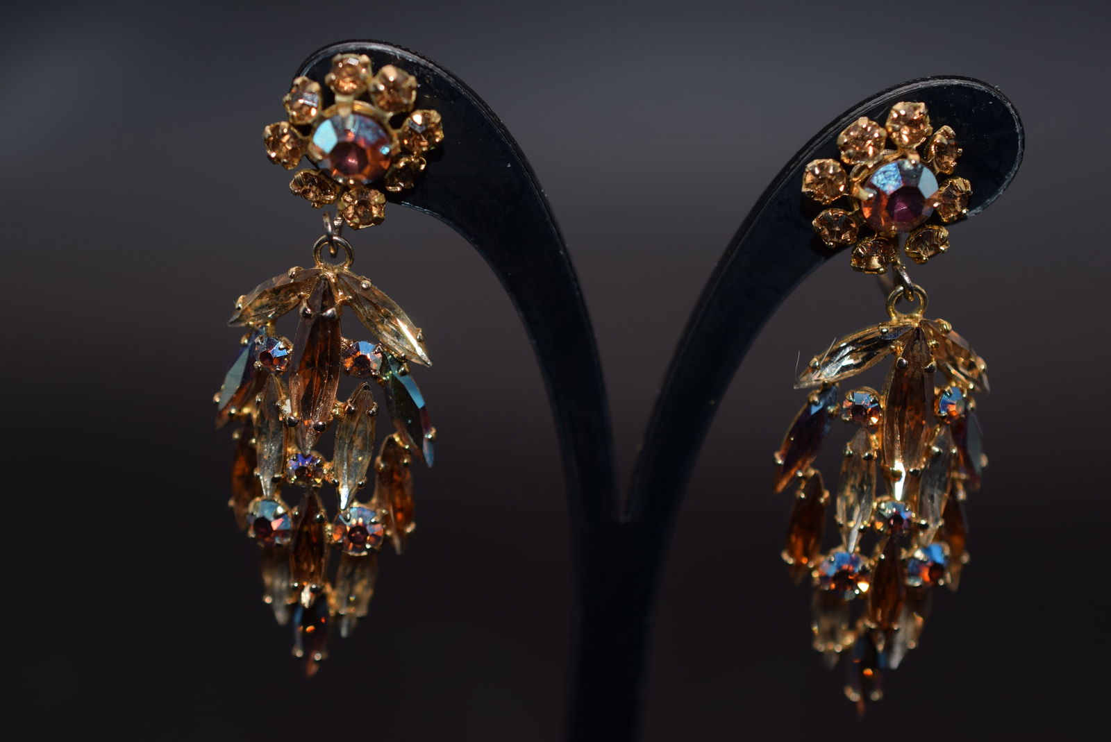 Sherman Rhinestone Signed Vintage 1940's Clip Earrings Lot# BE 143: Sherman Rhinestone Signed Vintage 1940's Clip Earrings measures 2 1/4" long x 7/8" signed Sherman on the sides of the clip backs