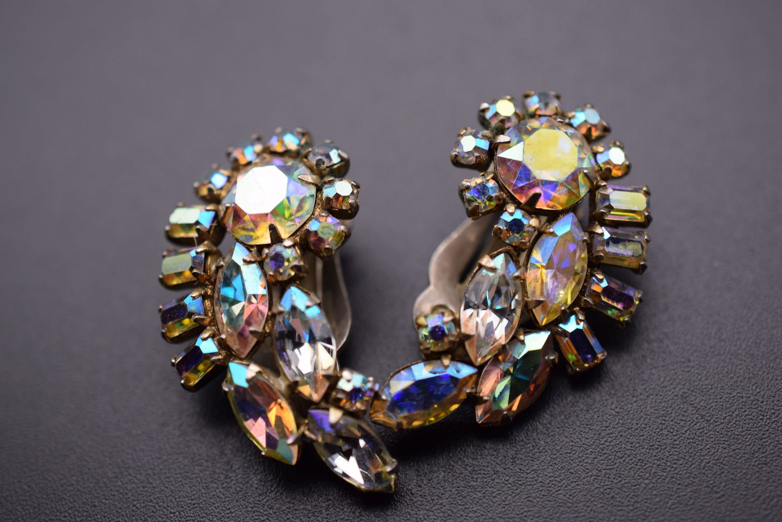 Sherman Rhinestone Signed Vintage 1940's Clip Earrings Lot# BE 145: Sherman Rhinestone Signed Vintage 1940's Clip Earrings