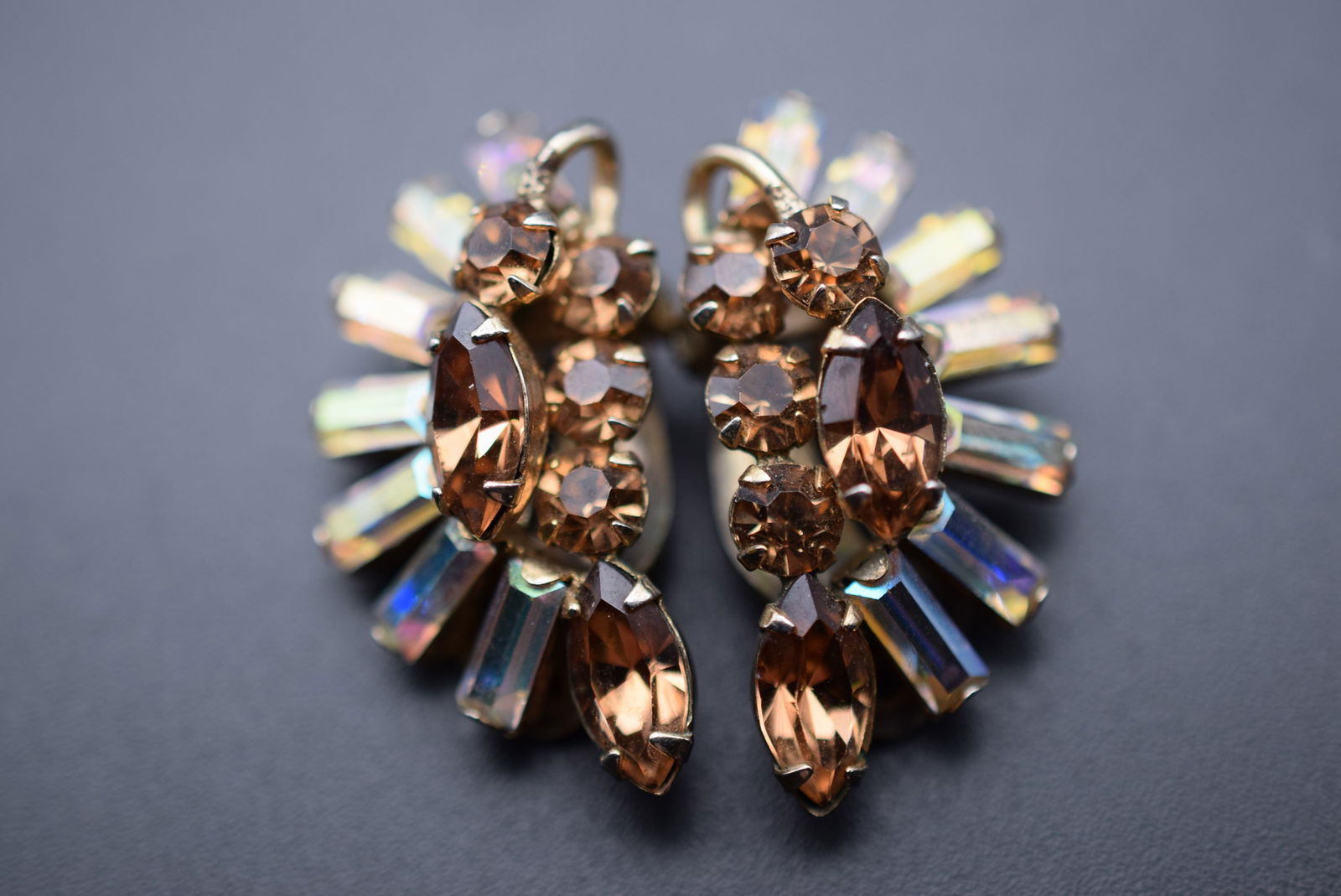 Sherman Rhinestone Signed Vintage 1940's Clip Earrings Lot# BE 153: Sherman Rhinestone Signed Vintage 1940's Clip Earrings