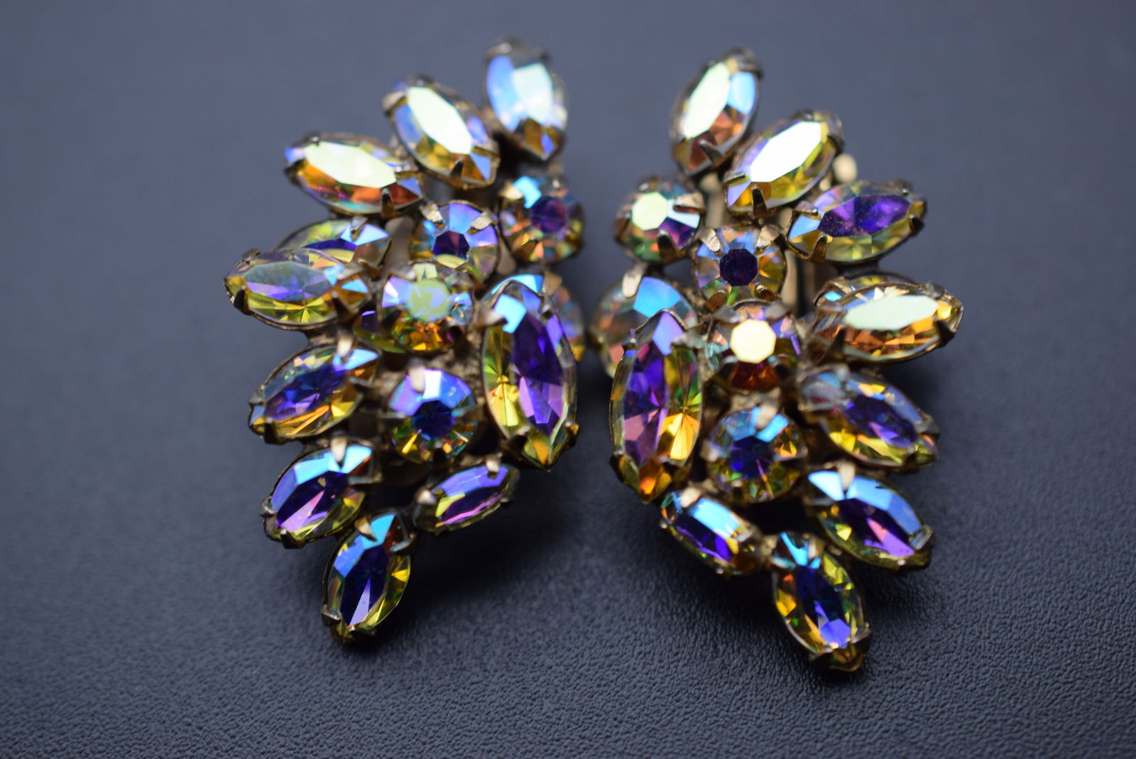 Sherman Rhinestone Signed Vintage 1940's Clip Earrings Lot# BE 155: Sherman Rhinestone Signed Vintage 1940's Clip Earrings