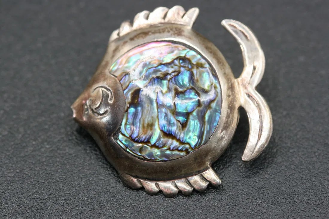 PRN Mexico Sterling Silver 925 animal whimsical Brooch Pin Abalone vintage .lot#207: PRN Mexico Sterling Silver 925 Brooch Pin Abalone vintage measures 1 1/8" x 1 1/8" signed on the back Mexico Mexico 925 PRN