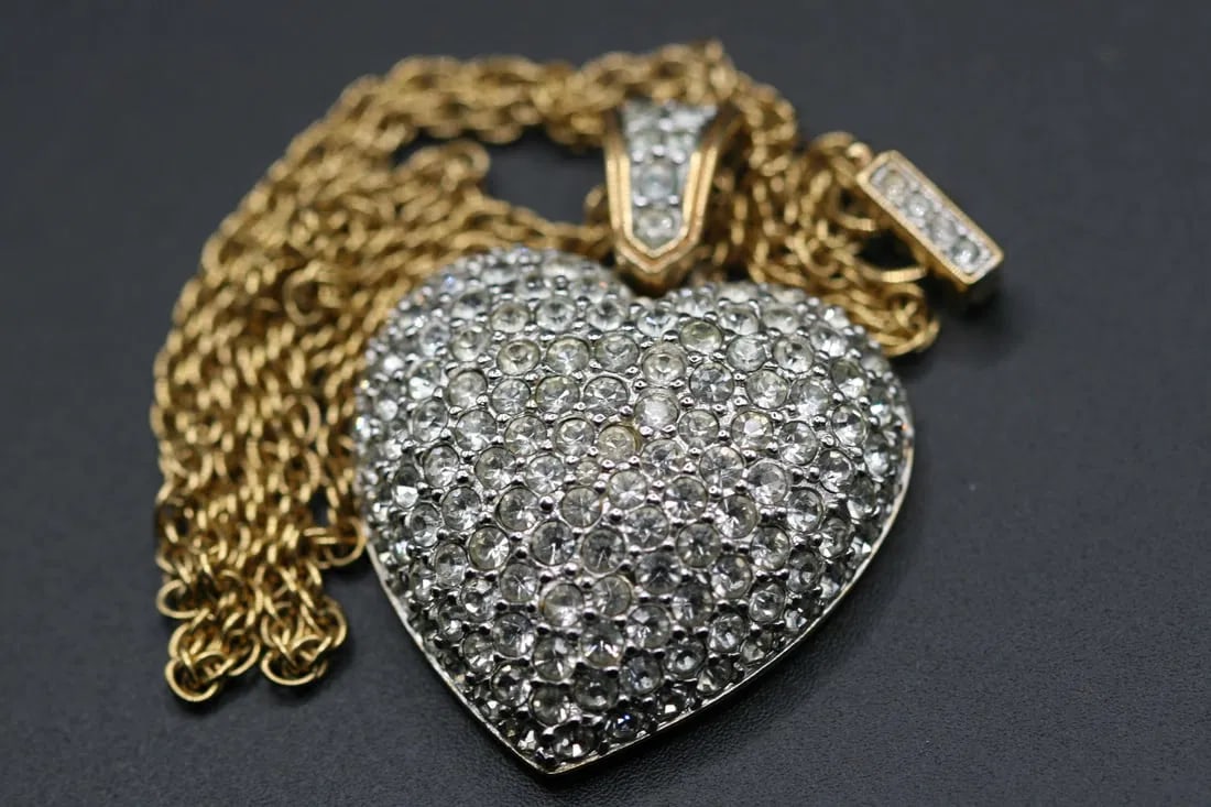 Swarovski Swan Signed Crystal Puffy Heart Necklace   .lot#229 (1 of 4)