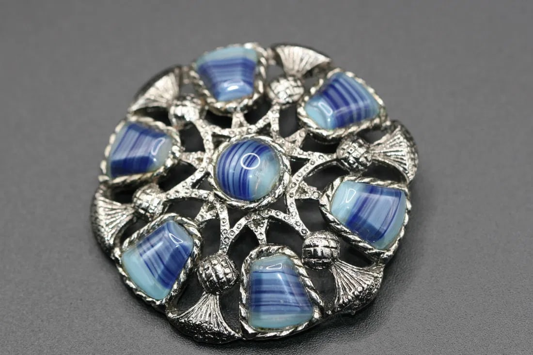 Miracle Brooch Pin Scottish Celtic Brooch Pin .lot#237: Miracle Brooch Pin Scottish Celtic Brooch Pin Measures 2" in diameter numbered on the back but unsigned otherwise