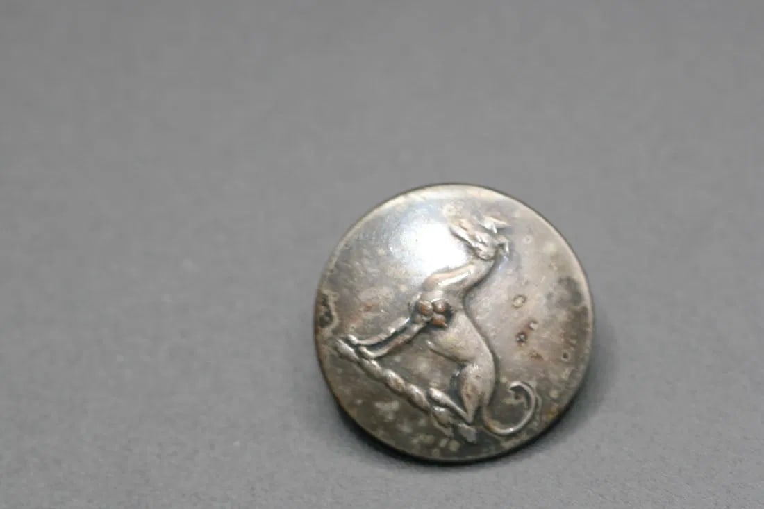 Fulford St.Martins Le Grand Vintage Silver plated Button Greyhound Dog Deco   .lot#323 (1 of 3)