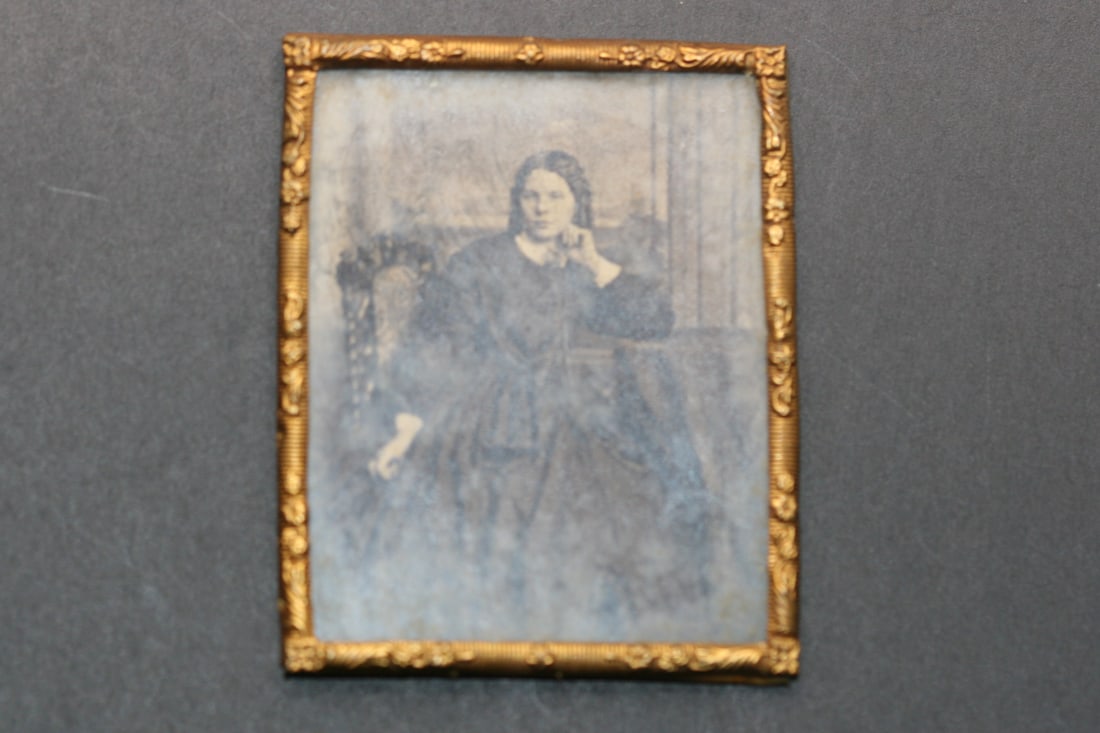 1860 Photo College st bees orginal frame Lot 557 (1 of 3)