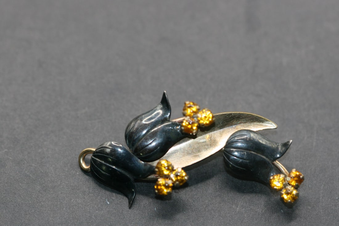 Adorma Gold Filled Tulip 50's Rhinestone Brooch Pin Vintage Lot 721: Adorma Gold Filled Tulip 50's Rhinestone Brooch Pin Vintage measures 1 3/4" x 1"