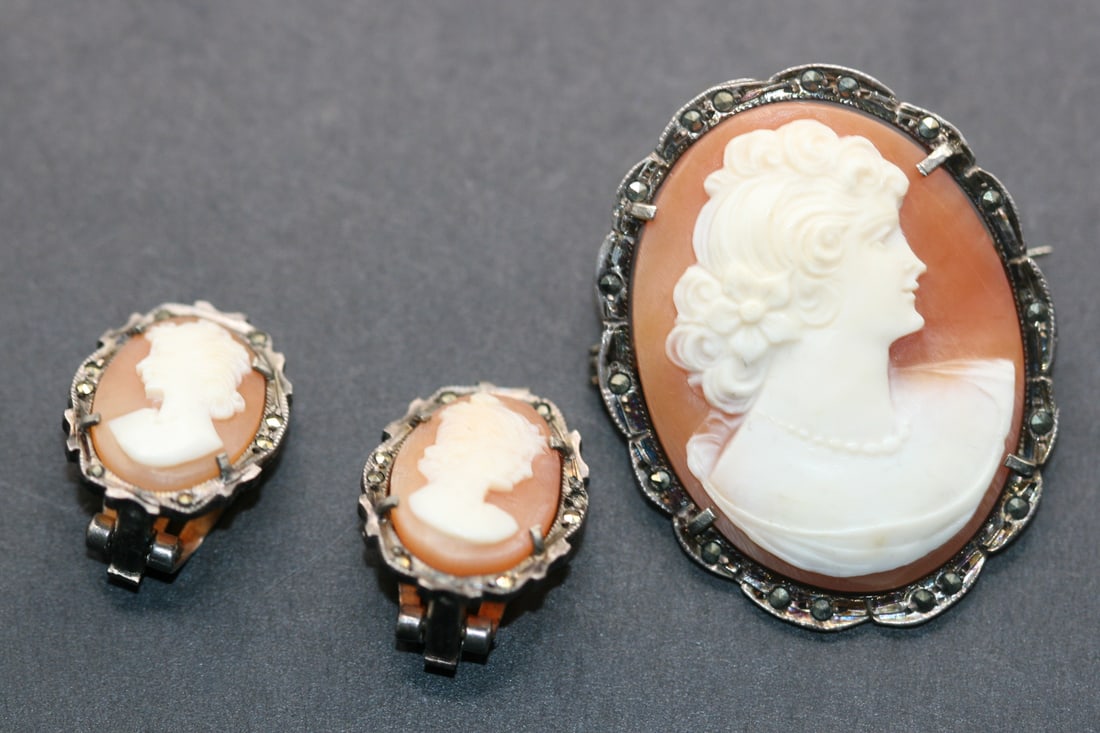 Shell Cameo 800  Silver Marcasite Brooch Marcasite Clip Earrings Vintage Lot 751 (1 of 8)