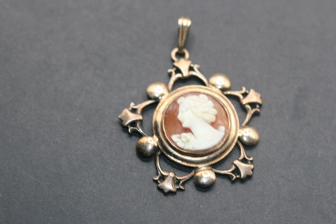 1/20 12KT Gold Filled Edwardian Shell Cameo Pendant Lot 759: 1/20 12KT Gold Filled Edwardian Shell Cameo Pendant measures 1 3/8" x 1 3/8"