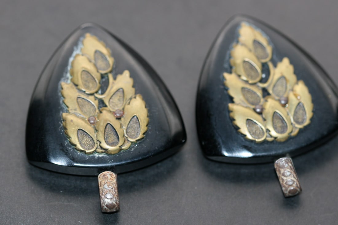 Bakelite Pair Sew on Clips 1920's Gorgeous Lot 1071: Bakelite Pair Sew on Clips 1920's Gorgeous measures 1 3/4" x 1 3/4" each plus hook