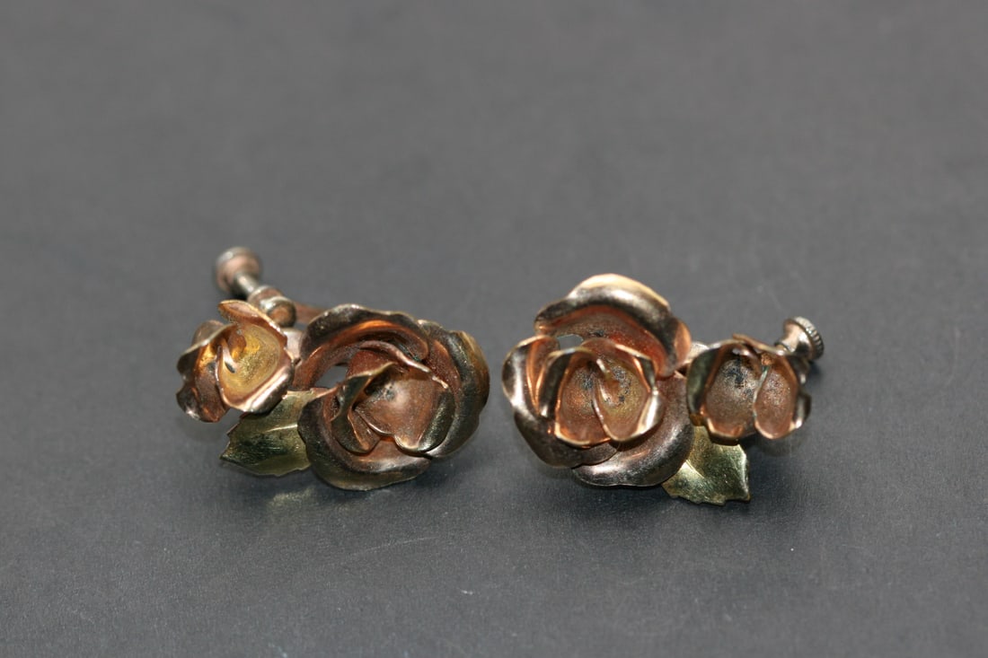 Dorsons 12K Gold Filled Signed Screw Back Earrings Lot 1105: Dorsons 12K Gold Filled Signed Screw Back Earrings 1" x 3/4"