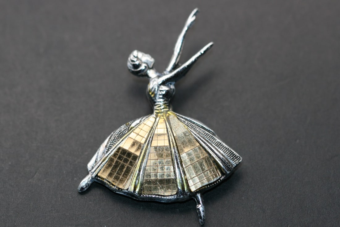Very Old Tin 1940's Ballerina Brooch Pin Vintage Mirror Skirt Lot 1191: Very Old Tin 1940's Ballerina Brooch Pin Vintage Mirror Skirt missing top section of mirror on one row measures 1 7/8" x 1 1/2"