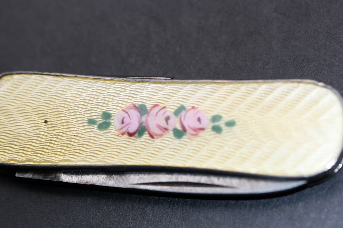 1930 Enamel Guilloche Roses Pocket Knife Vintage Lot 1236: 1930 Enamel Guilloche Roses Pocket Knife Vintage