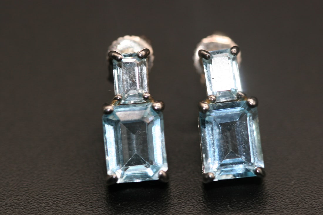 Aquamarine CZ Crystal Sterling Silver 925 Pierced Earrings .Lot#38: Aquamarine CZ Crystal Sterling Silver 925 Pierced Earrings measure 5/8" x 3/8"