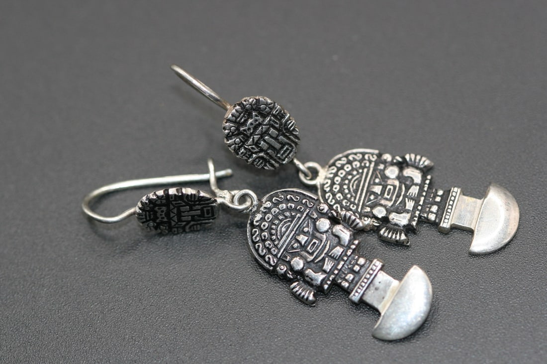 Tumi Knife Peruvian Inca Sun Sterling Silver 925 Pierced Earrings Lot#47: Tumi Knife Peruvian Inca Sun Sterling Silver 925 Pierced Earrings measures 1 3/4" long including the bale ax 1/2" and is signed 925 on the backs of the earrings