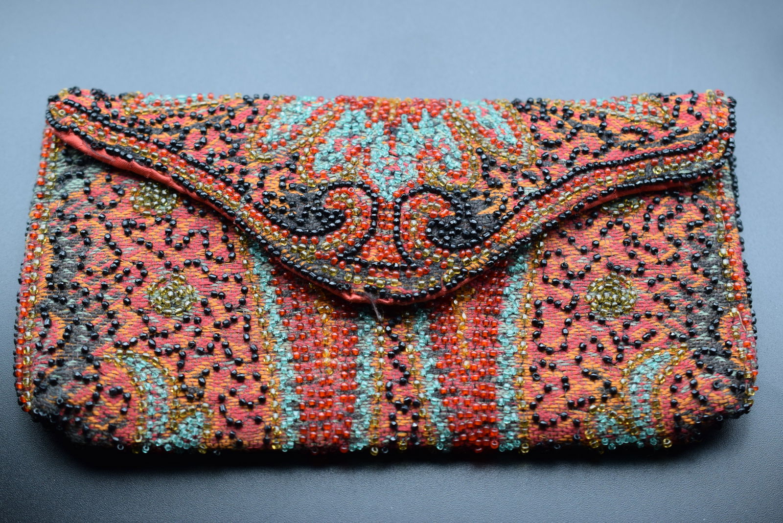 Vintage Purse Beaded Made in Belgium Lot#CF 79: Vintage Purse Beaded Made in Belgium measures 7 1/2" x4"