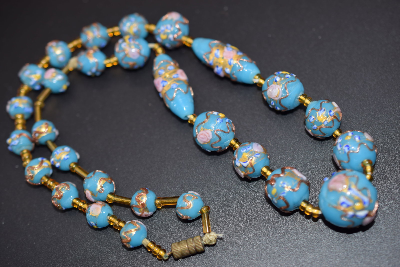 Venetian Murano Glass Necklace Vintage Lot#CF 85: Venetian Murano Glass Necklace Vintage measures 20" long