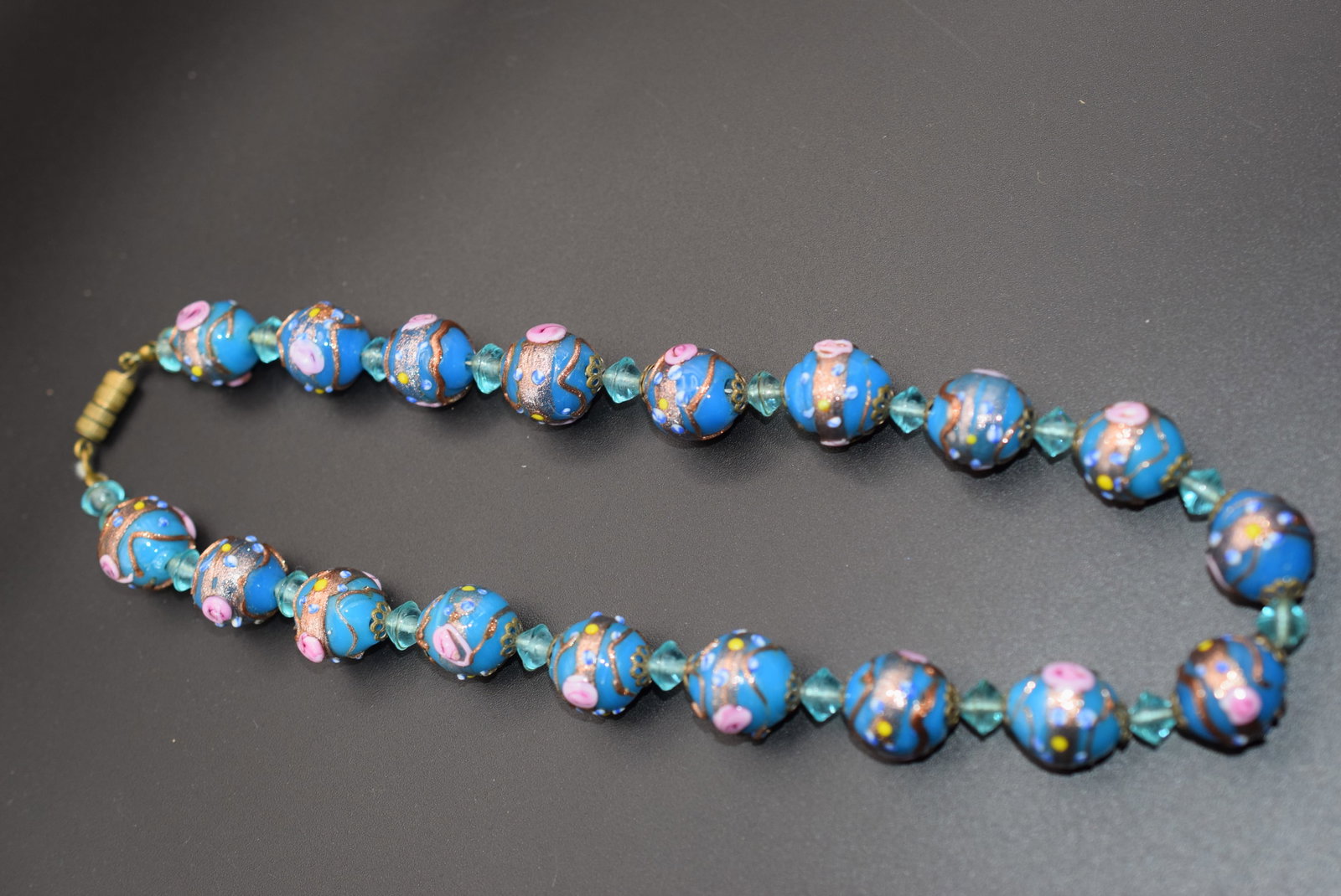 Venetian Murano Glass Necklace Vintage Lot#CF 88: Venetian Murano Glass Necklace Vintage measures 16 3/4" long