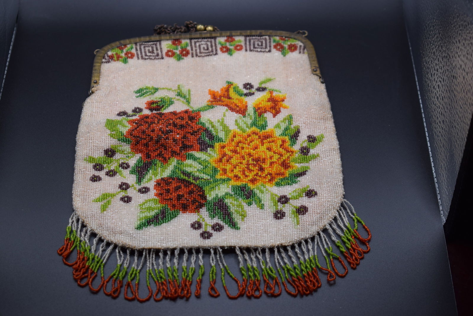 Beaded Bag Handbag Vintage Elaborate flowers Gorgeous .Lot#144: Beaded Bag Handbag Vintage Elaborate flowers Gorgeous ! The time that went into hand making this beautiful bag is incredible. one bottom fringe missing and wear to top left corner beading. some wear t