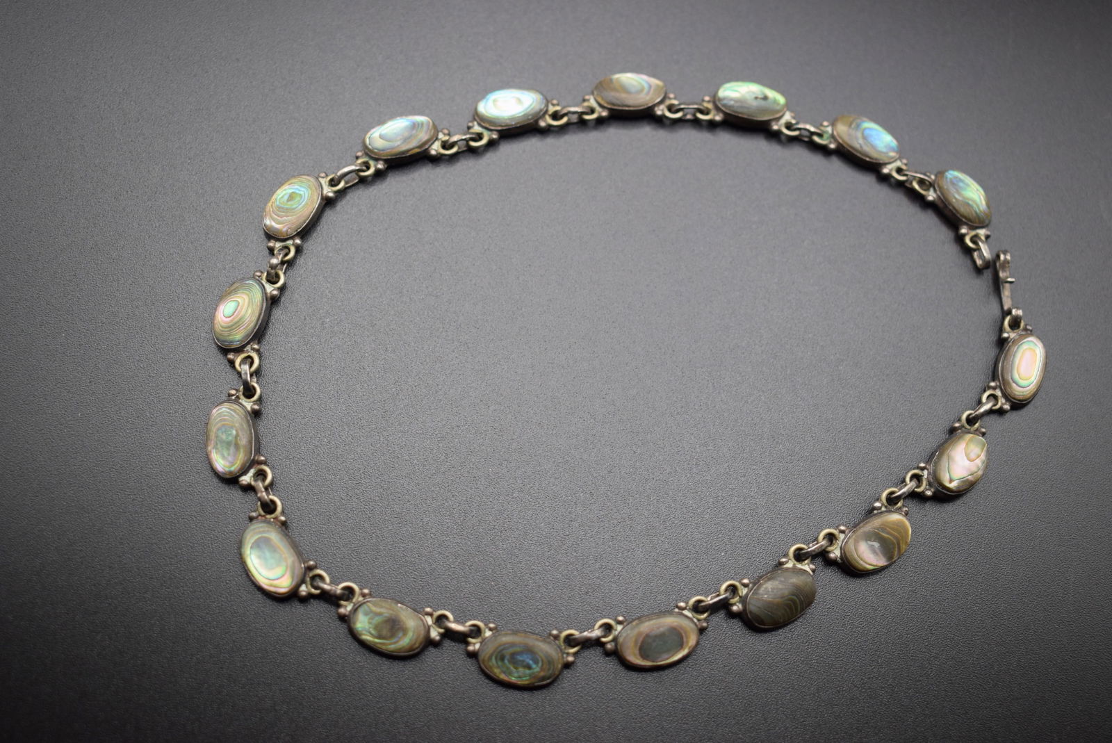 Danny's Designer Mexico Abalone Sterling Silver 925 Necklace vintage .Lot#160: Danny's Designer Mexico Abalone Sterling Silver 925 Necklace vintage signed Hecho en Mexico Danny's 925 , measures 13 3/4" x 3/8" patina to the silver on the back weighs over 19 grams