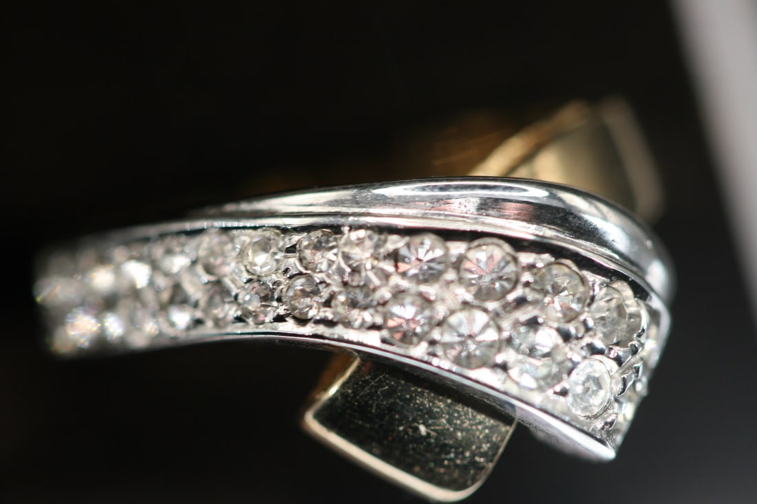 Keyes Rhinestone Signed Vintage Ring Size 7 .Lot#184: Keyes Rhinestone Signed Vintage Ring Size 7