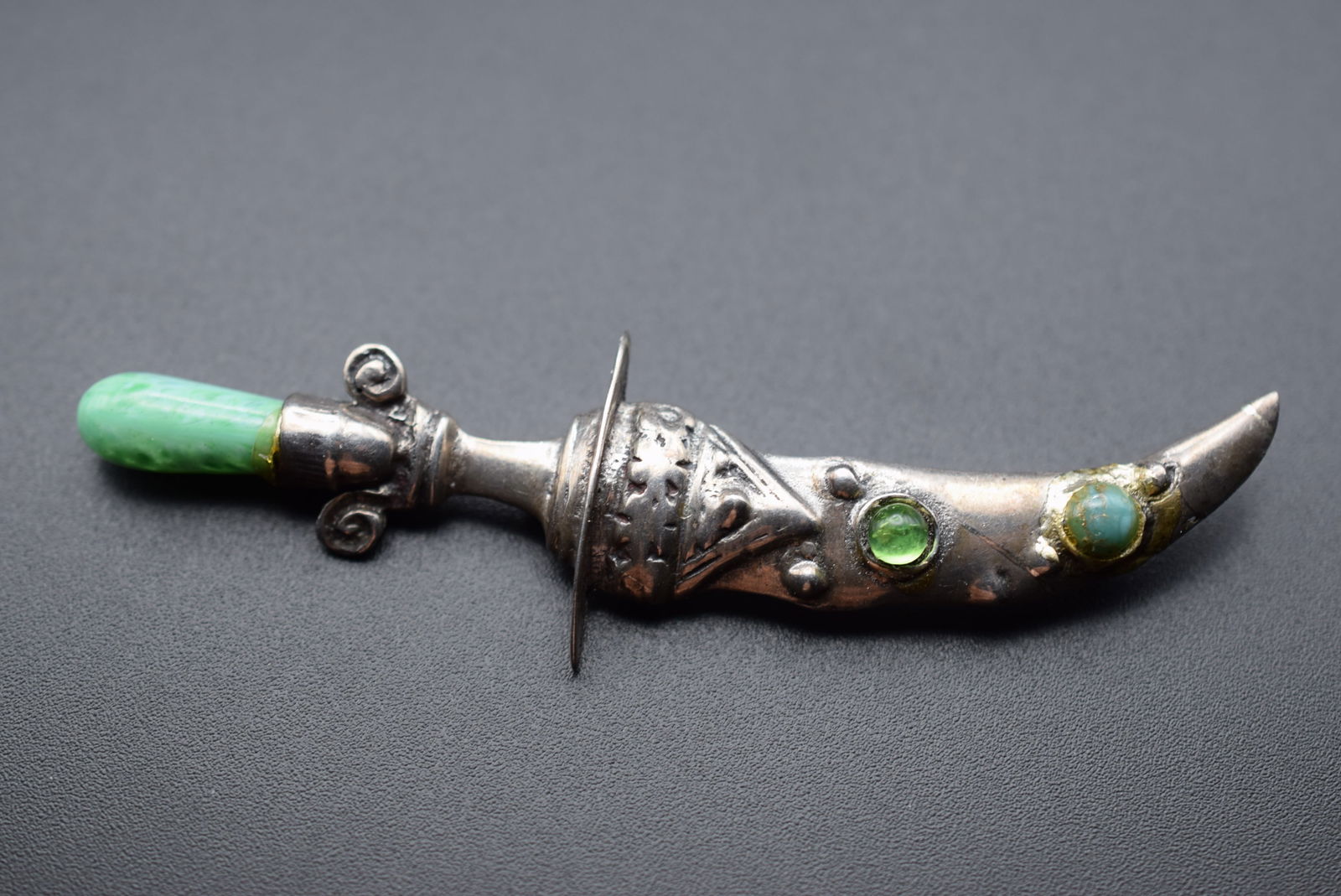 Jadeite Sword Vintage Brooch Pin Lot#CF 185: Jadeite Sword Vintage Brooch Pin measures 3 3/8" x 1"