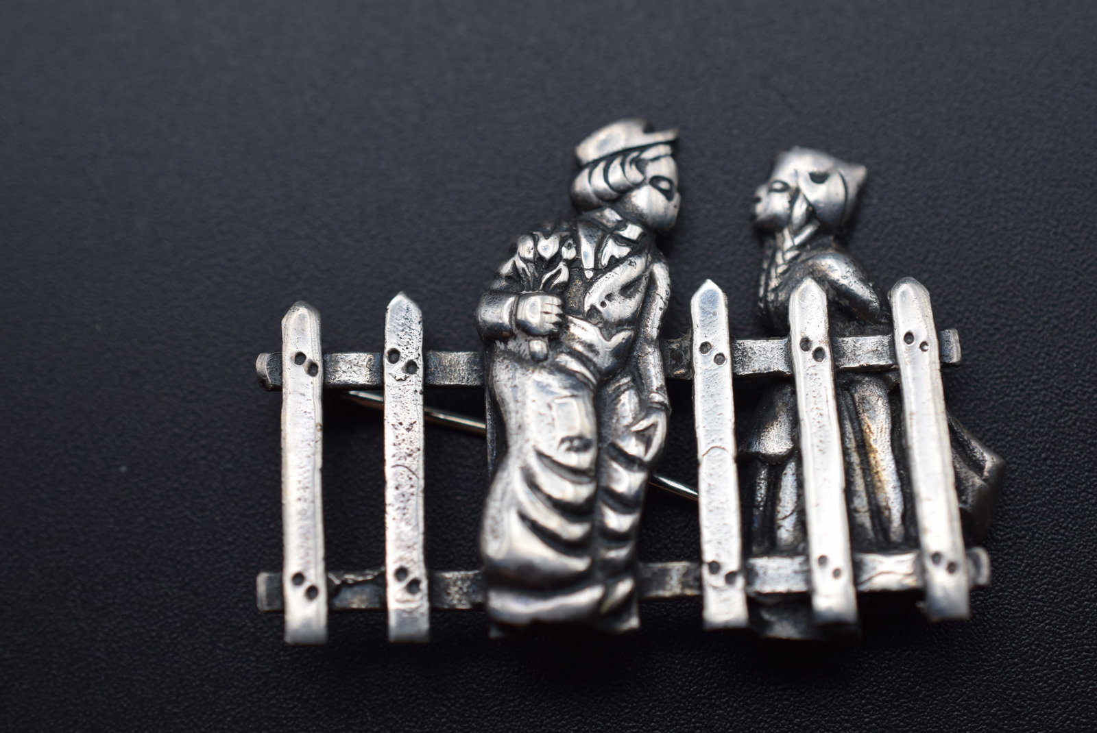 Holland Sterling Silver 925 Vintage Boy Girl Brooch Pin Lot#CF 221: Holland Sterling Silver 925 Vintage Boy Girl Brooch Pin 2 5/8" x 1 1/4" weighs 8.75 grams