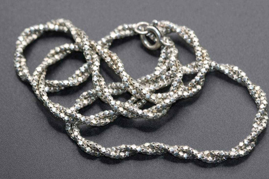 Twisted Rope chain signed on the clasp PP 19" long .Lot#227: Twisted Rope chain signed on the clasp PP 19" long
