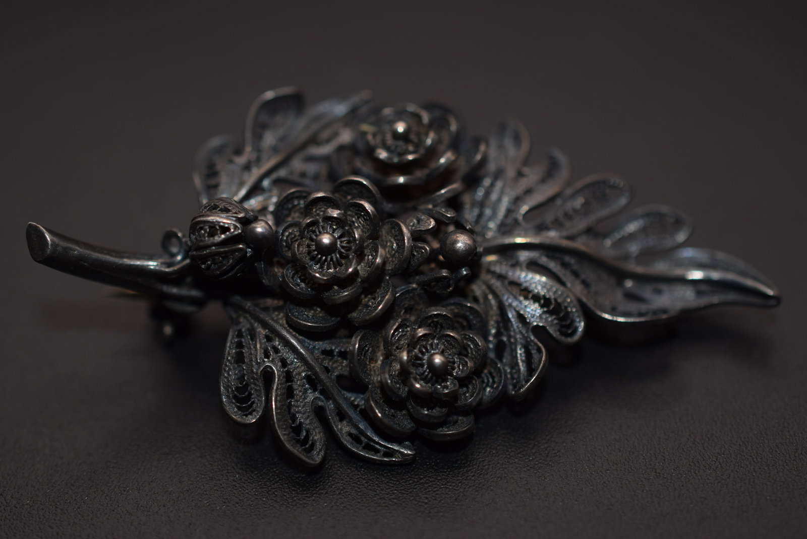 Filigree Vintage Flower Brooch Pin Lot#CF 237: Filigree Vintage Flower Brooch Pin measures 2 3/8" x 1 1/4"