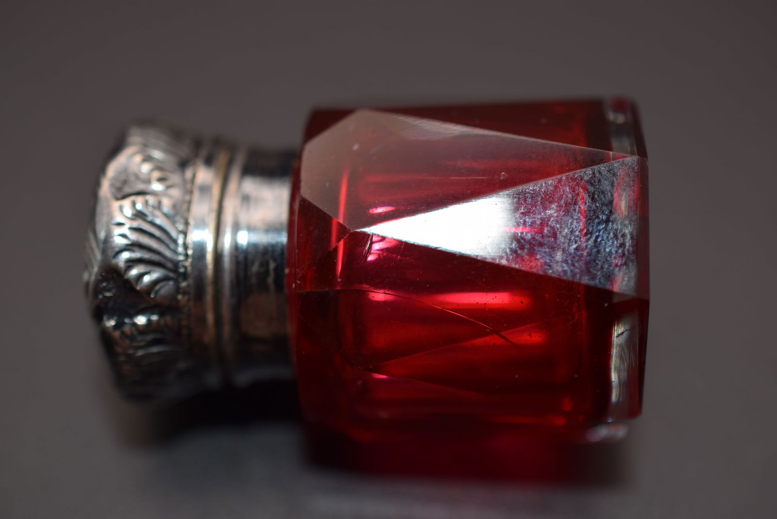 Cranberry Edwardian Bottle Hinged Ornate Lot#CF 246: Cranberry Edwardian Bottle Hinged Ornate Top measures 1" in diameter by 1 5/8" high