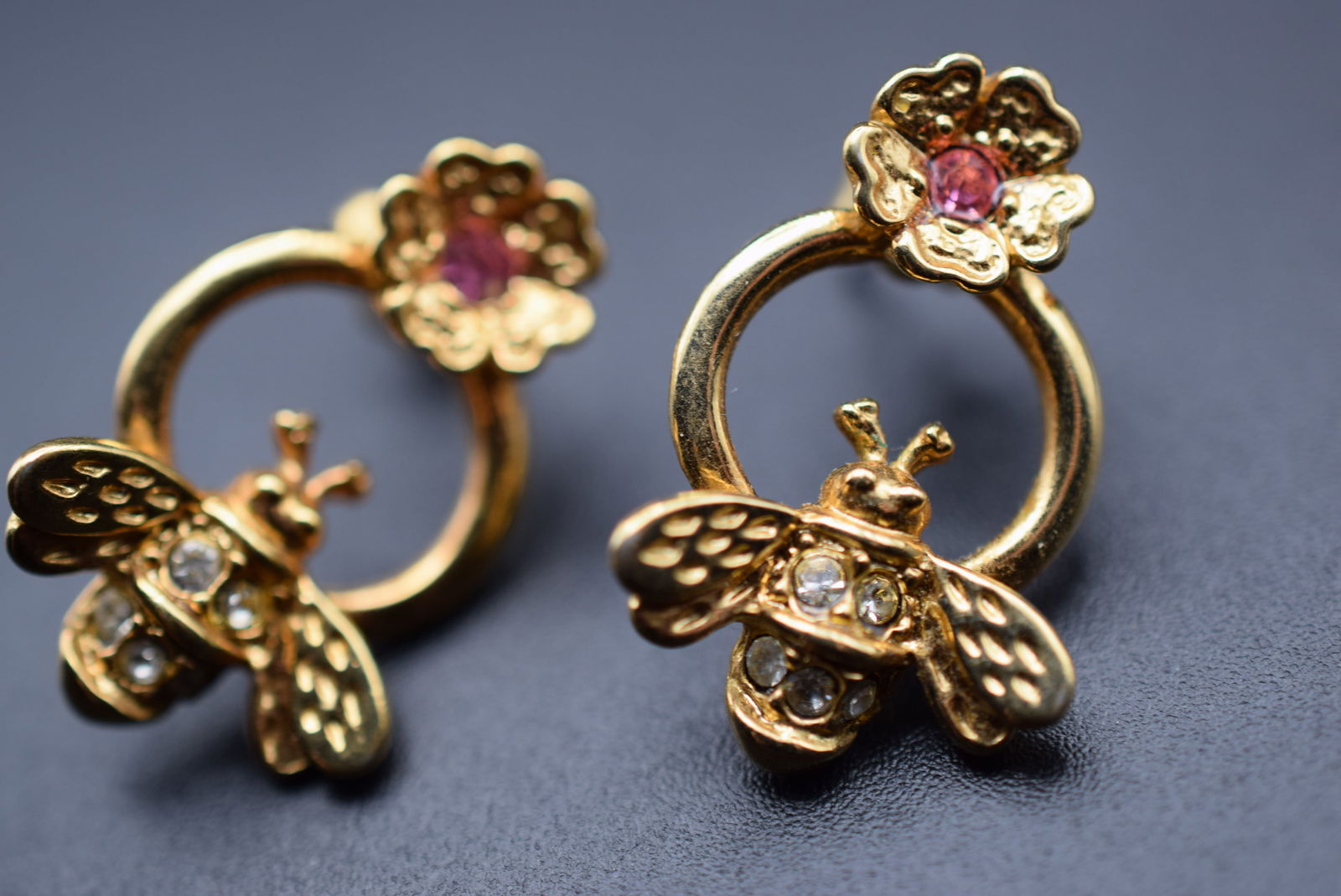 Avon Honey Bee Pierced Earrings Lot#CF 266: Avon Honey Bee Pierced Earrings measures 1" x 3/4"