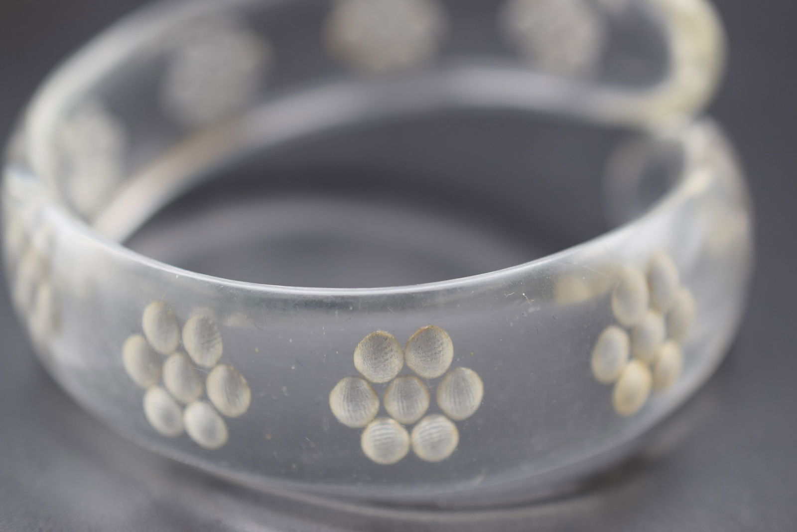 Lucite Intaglio reverse Carved Bracelet Vintage Lot#CF 268 (1 of 3)