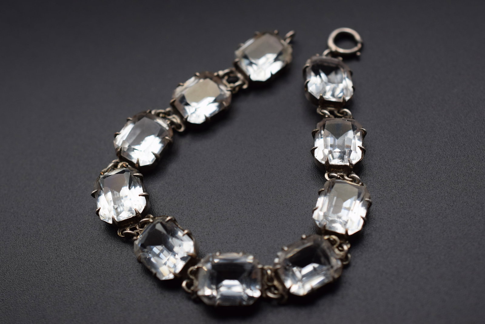 Invisible Set Crystal 1940's Vintage Bracelet Lot#CF 278: Invisible Set Crystal 1940's Vintage Bracelet measures 7 5/8" x 1/2"