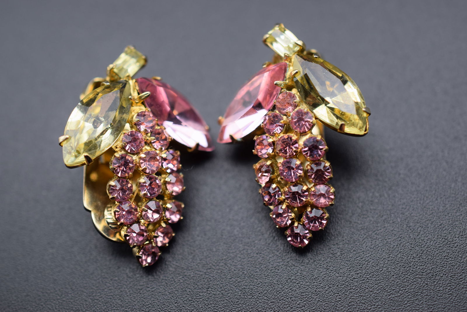 Weiss Rhinestone Signed Vintage Clip Earrings Lot#CF 299 (1 of 3)